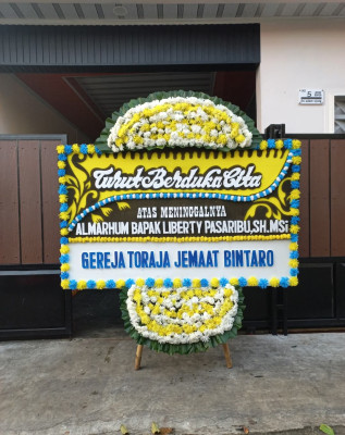 Papan Bunga Duka di Penkase Oeleta