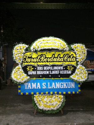 Papan Bunga Duka di Penkase Oeleta